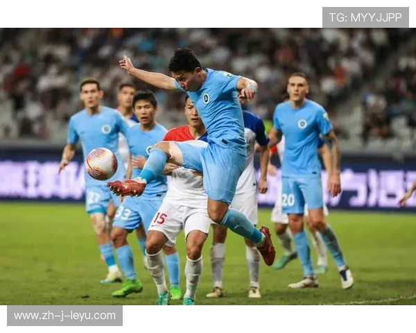 上海申花拉唐边路突破形成威胁—从边路爆发看球队进攻新风格