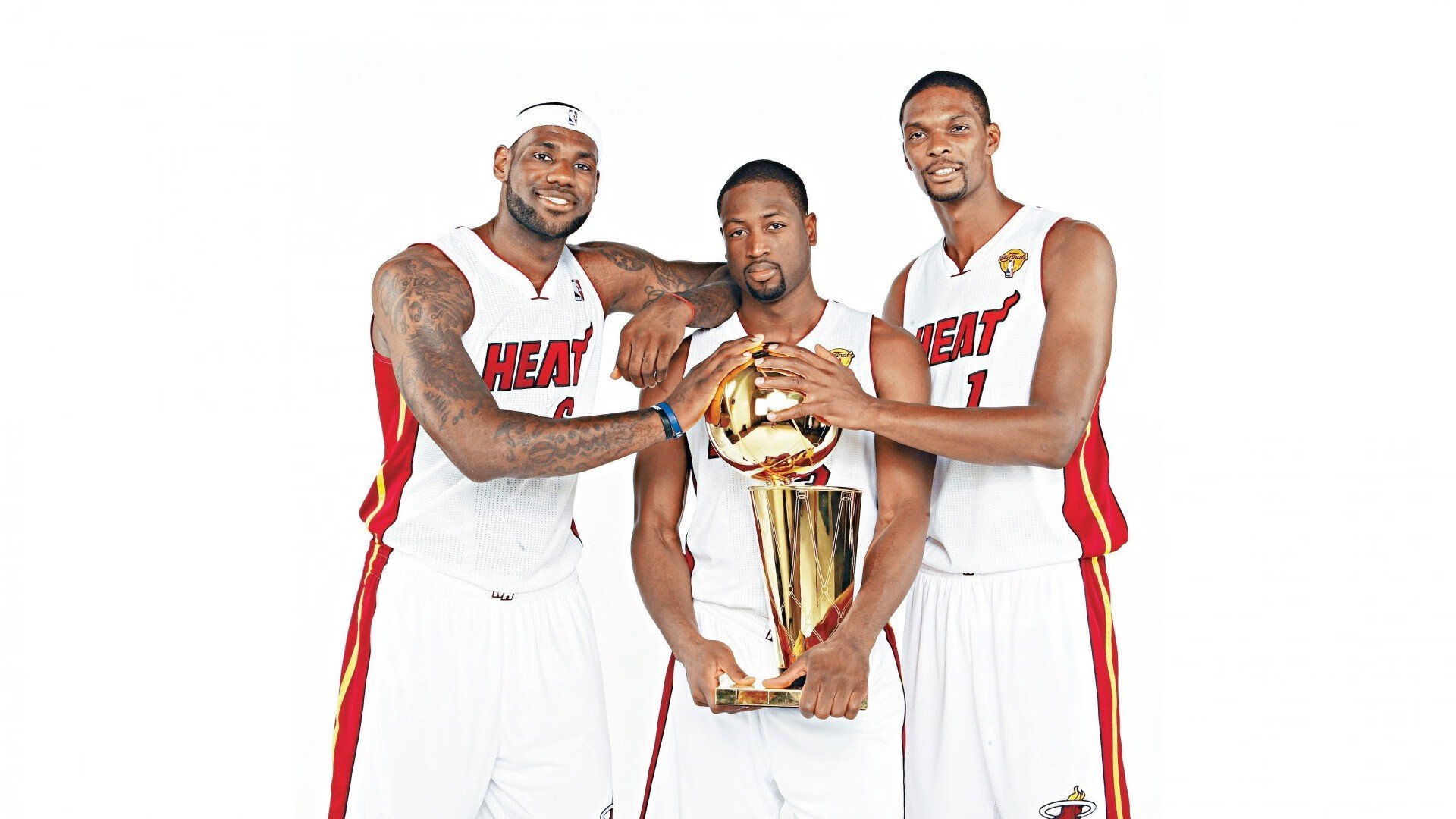 世界杯：多位球员携子女绕场一周 家庭照片感动球迷